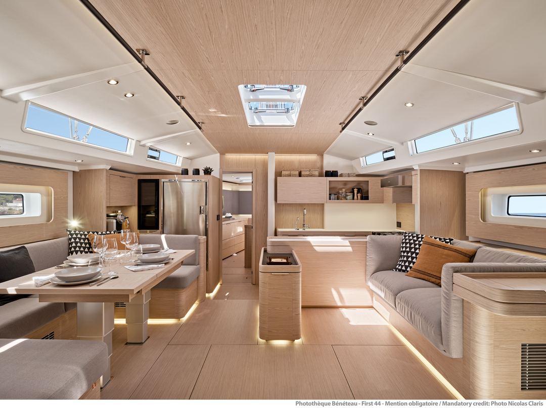 Oceanis Yacht 60